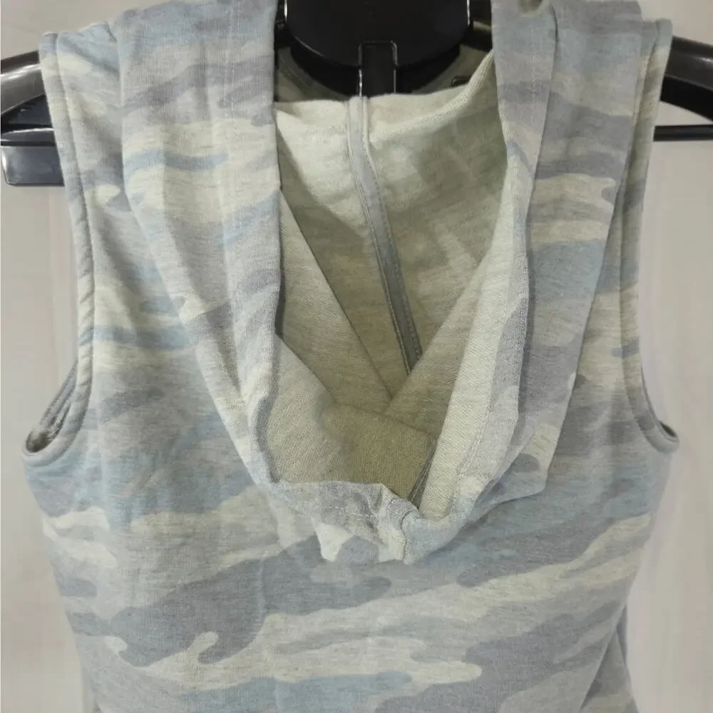 Ink Love and‎ Peace Camo Hoodie Tank XS Sleeveless Hooded Top USA gym layering